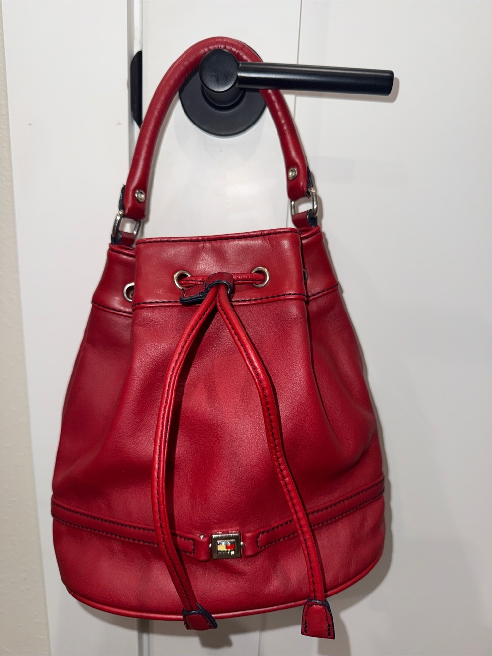 Tommy Hilfiger Sleek Red Leather Drawstring Hobo Bucket Bag